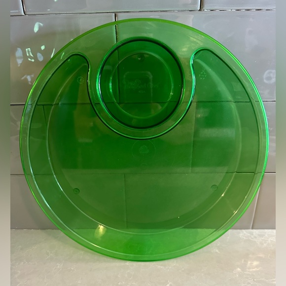 The Pampered Chef Green Acrylic Chip and Dip Serving Tray 2793 - Picture 1 of 4